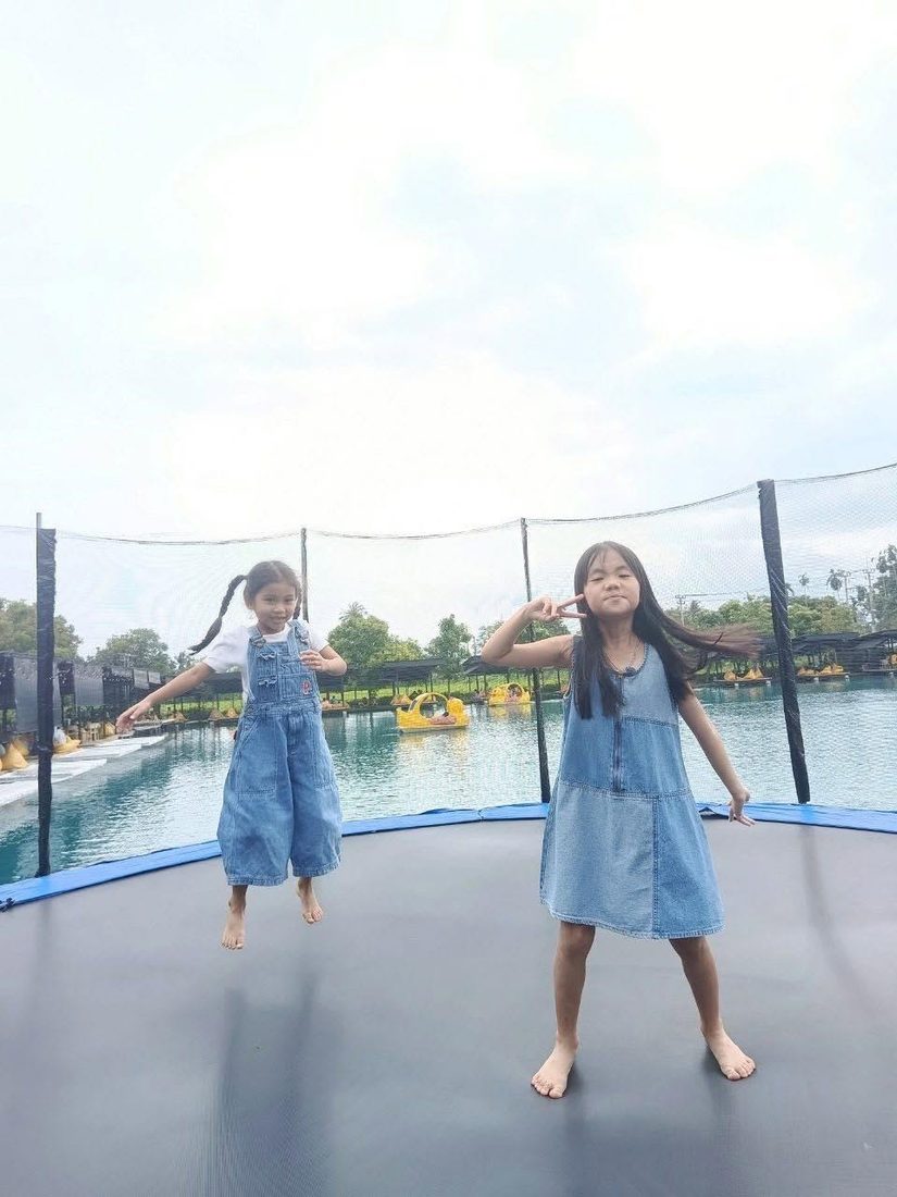 แทรมโพลีน