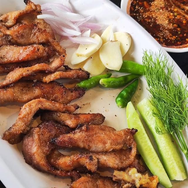คอหมูย่าง